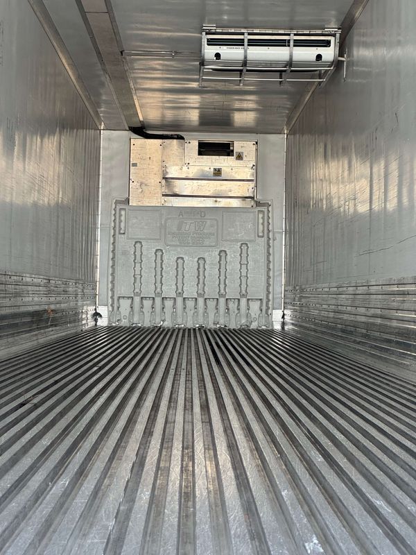 2015 Utility 3000R Multi-Temp Reefer Trailer – Thermo King SB-230