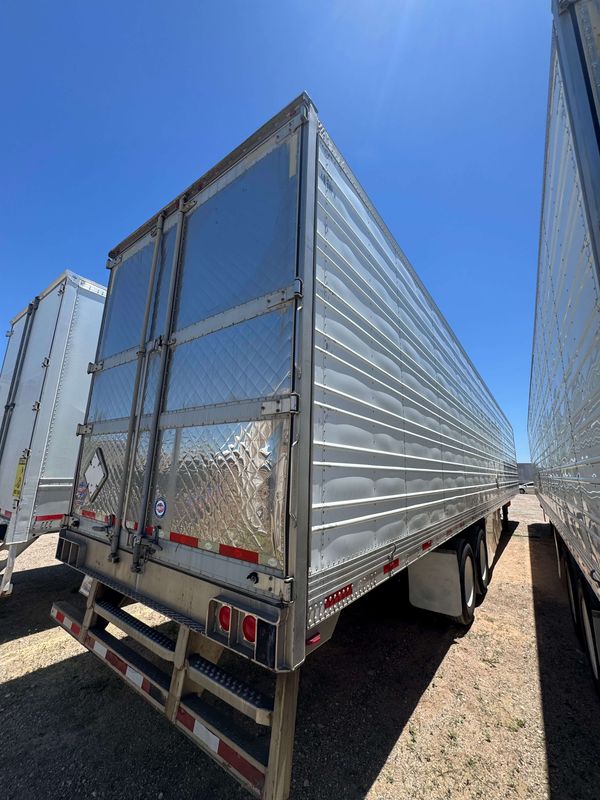2015 Utility 3000R Multi-Temp Reefer Trailer – Thermo King SB-230