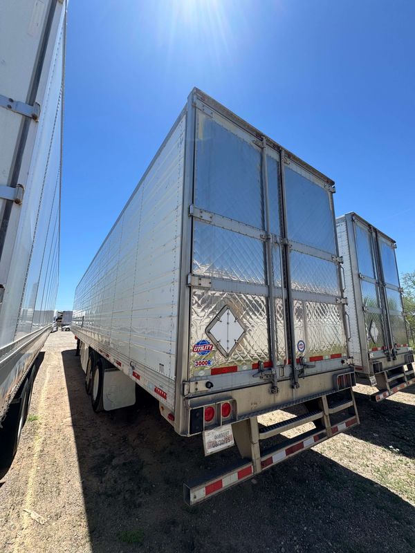 2015 Utility 3000R Multi-Temp Reefer Trailer – Thermo King SB-230