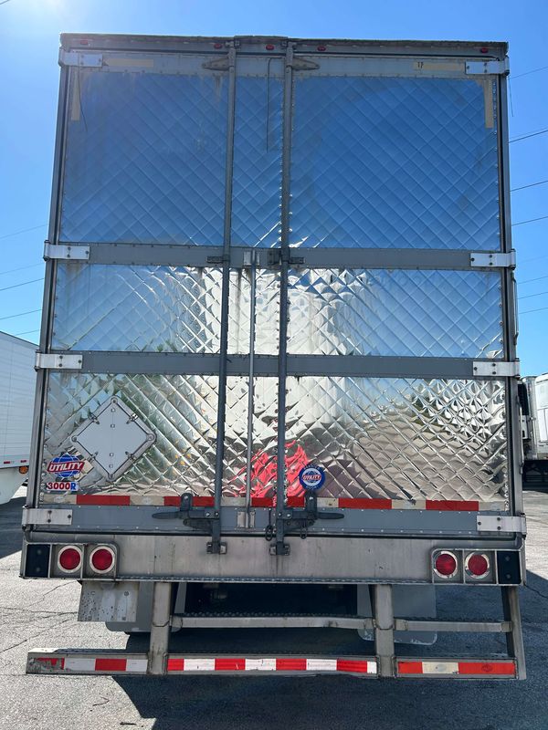 2015 Utility 3000R Multi-Temp Reefer Trailer – Thermo King SB-230