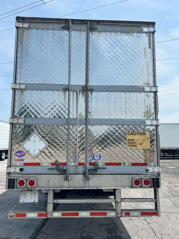 2015 Utility 3000R Multi-Temp Reefer Trailer – Thermo King SB-230