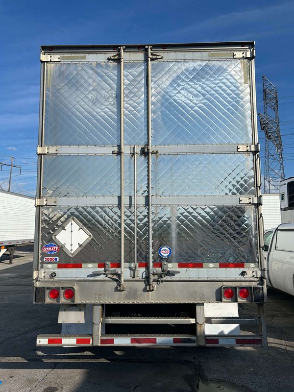 2015 Utility 3000R Multi-Temp Reefer Trailer – Thermo King SB-230