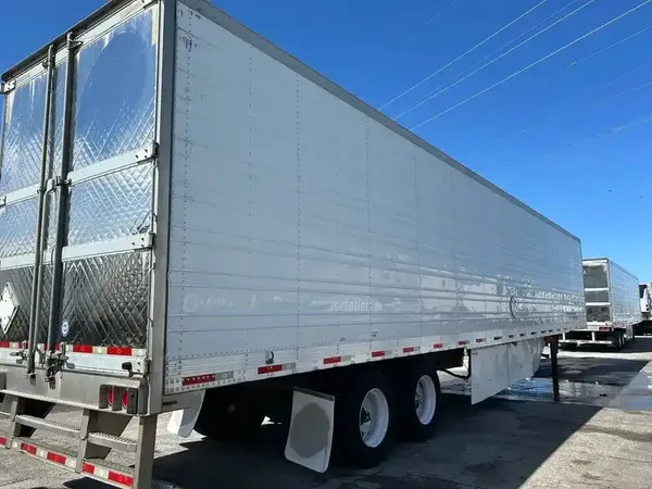 2015 Utility 3000R Multi-Temp Reefer Trailer – Thermo King SB-230 - Image