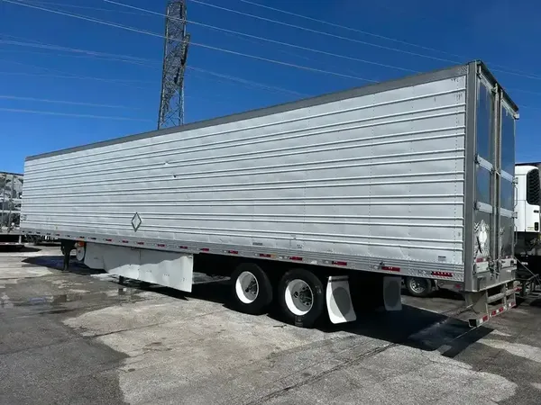 2015 Utility 3000R Multi-Temp Reefer Trailer – Thermo King SB-230 - Image