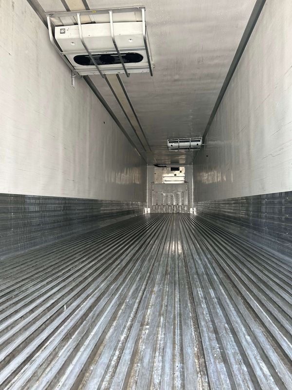 2015 Utility 3000R Multi-Temp Reefer Trailer – Thermo King SB-230
