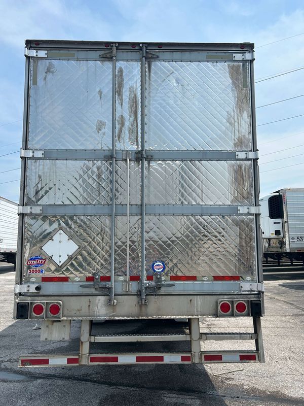 2015 Utility 3000R Multi-Temp Reefer Trailer – Thermo King SB-230