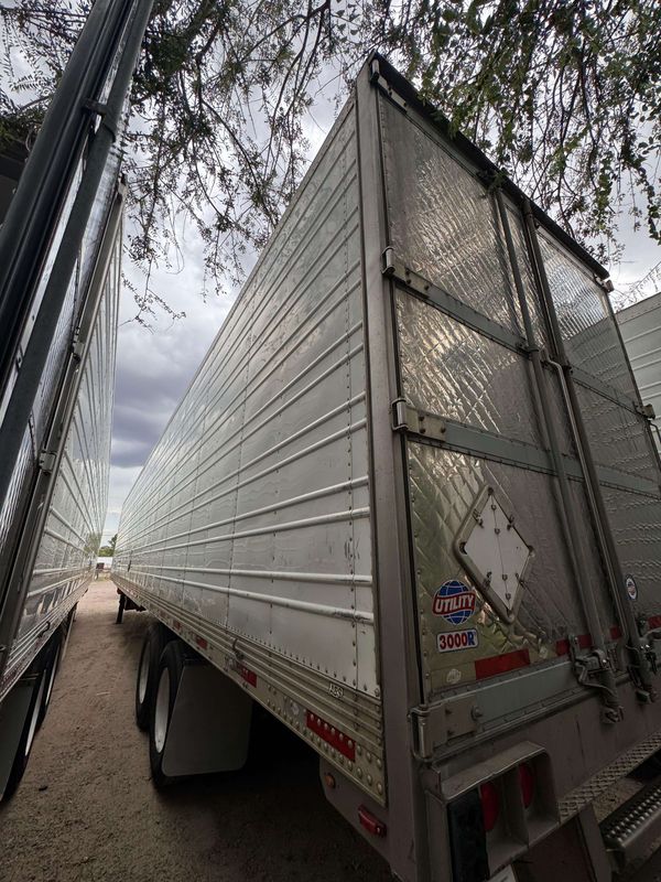 2015 Utility 3000R Multi-Temp Reefer Trailer – Thermo King SB-230