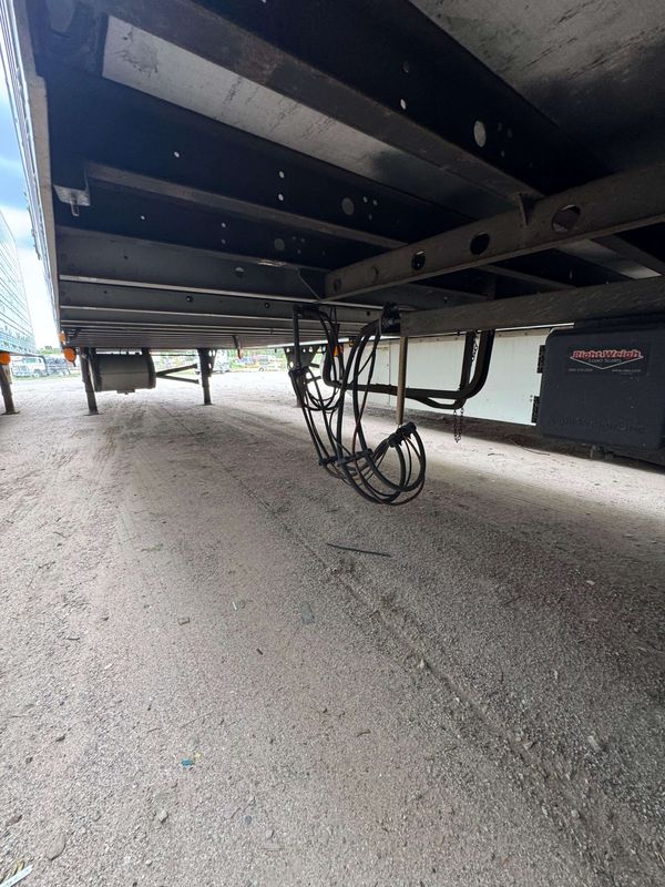 2015 Utility 3000R Multi-Temp Reefer Trailer – Thermo King SB-230