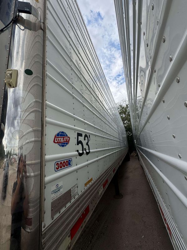 2015 Utility 3000R Multi-Temp Reefer Trailer – Thermo King SB-230