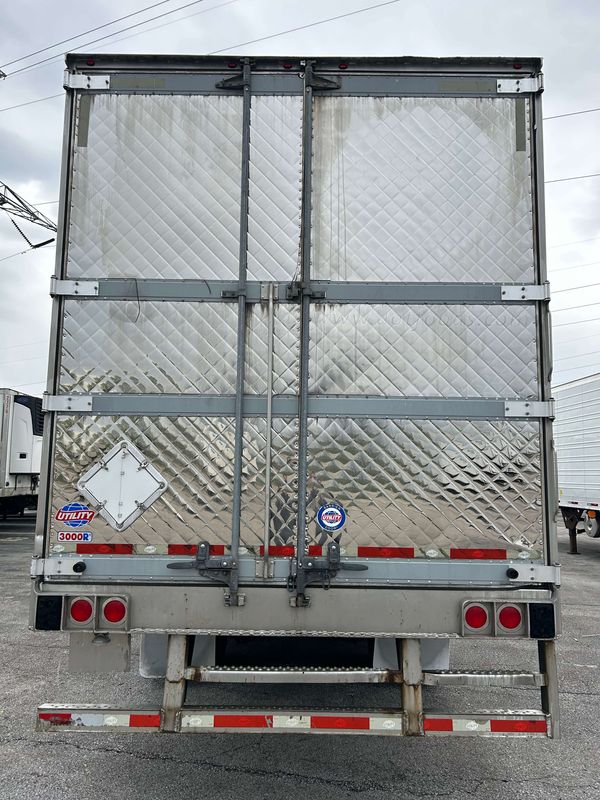 2015 Utility 3000R Multi-Temp Reefer Trailer – Thermo King SB-230
