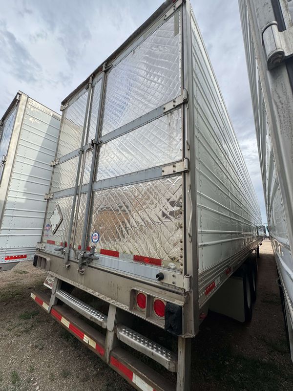 2015 Utility 3000R Multi-Temp Reefer Trailer – Thermo King SB-230