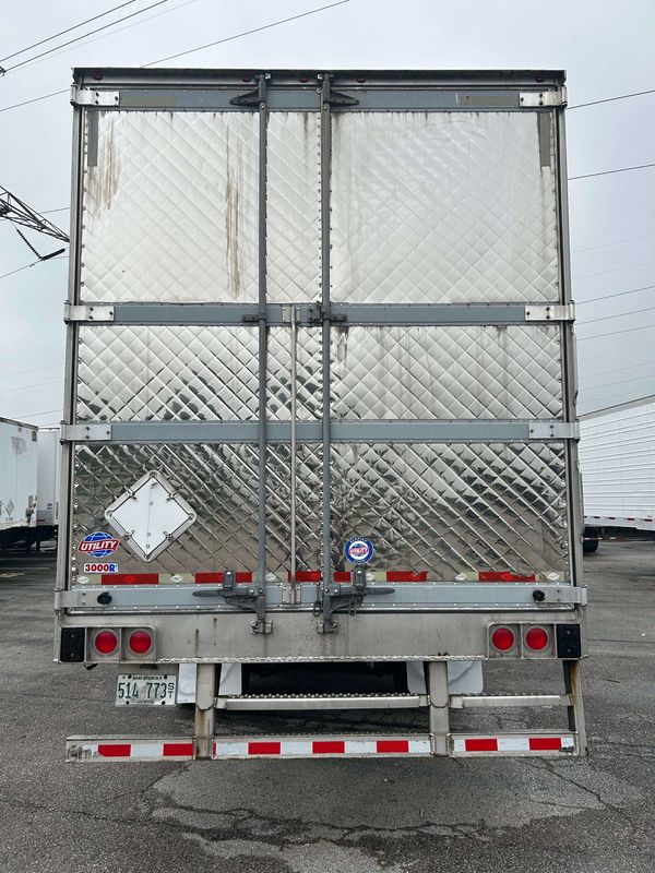 2015 Utility 3000R  Multi-Temp Reefer Trailer – Thermo King SB-230