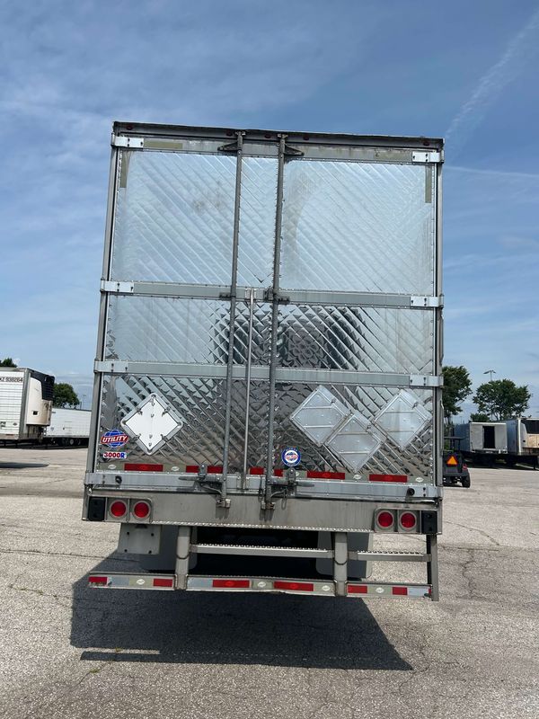2017 Utility 3000R Multi Temp Reefer Trailer – Thermo King Precedent S-600