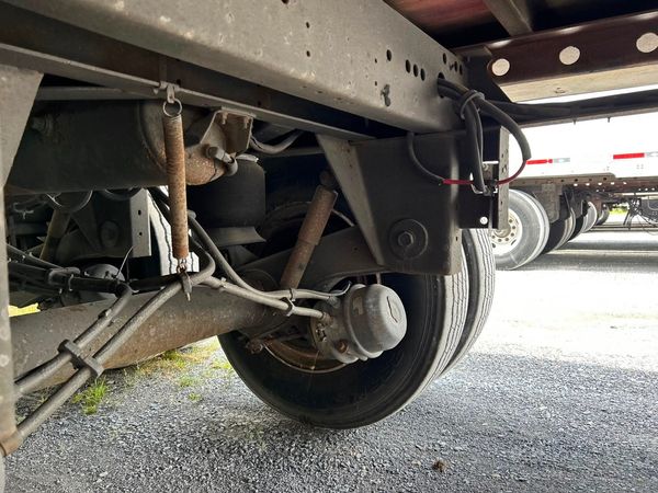 2011 Utility 3000R Reefer Trailer- Thermo King SB-210