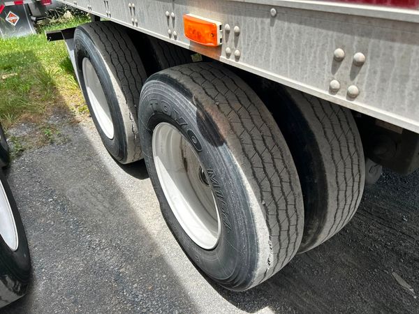 2011 Utility 3000R Reefer Trailer- Thermo King SB-210