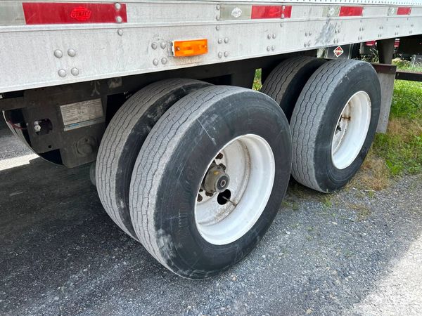 2011 Utility 3000R Reefer Trailer- Thermo King SB-210