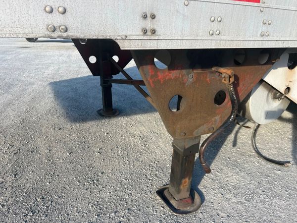 2011 Utility 3000R Reefer Trailer- Thermo King SB-110