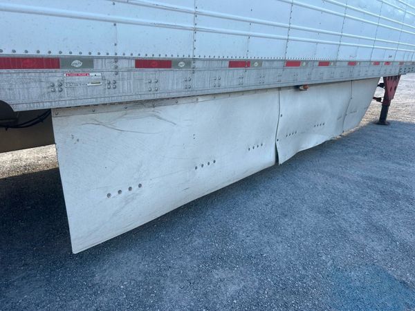 2011 Utility 3000R Reefer Trailer- Thermo King SB-110