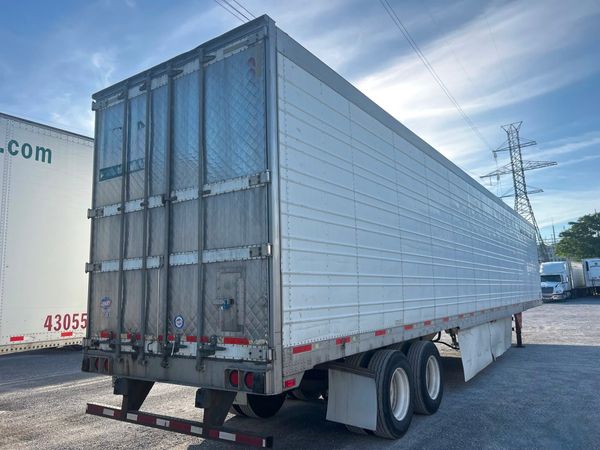 2011 Utility 3000R Reefer Trailer- Thermo King SB-110