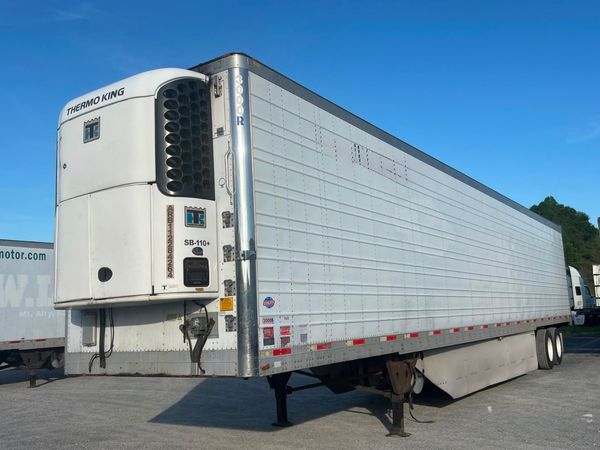 2011 Utility 3000R Reefer Trailer- Thermo King SB-110