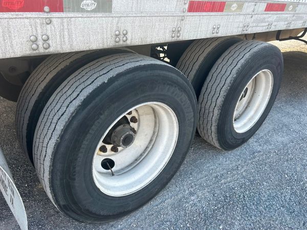 2011 Utility 3000R Reefer Trailer- Thermo King SB-110