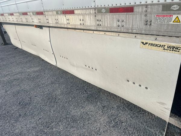 2011 Utility 3000R Reefer Trailer- Thermo King SB-110
