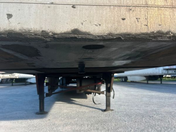 2011 Utility 3000R Reefer Trailer- Thermo King SB-110