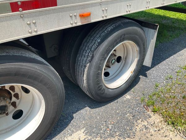 2012 Utility 3000R Reefer Trailer- Thermo King SB-330