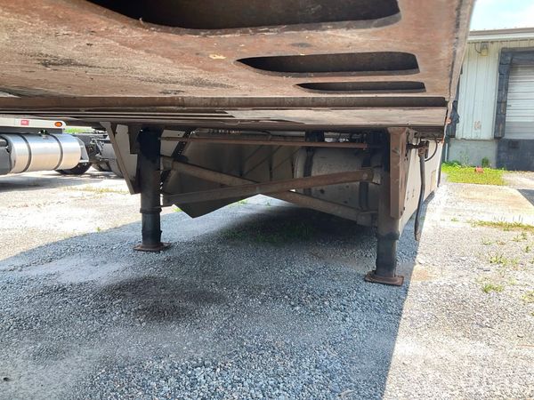 2012 Utility 3000R Reefer Trailer- Thermo King SB-330