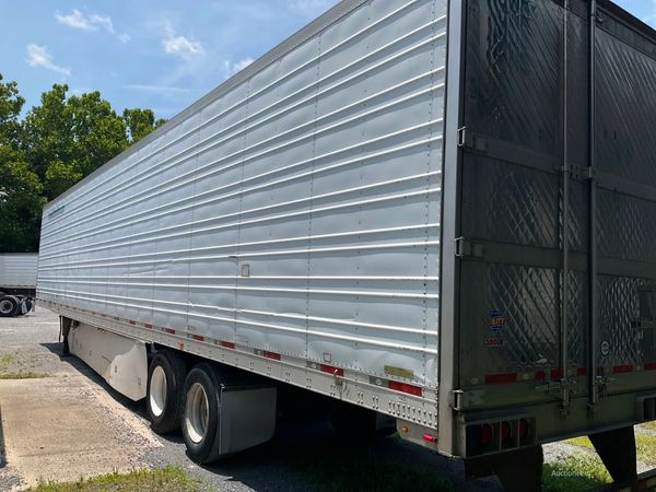 2012 Utility 3000R Reefer Trailer- Thermo King SB-330