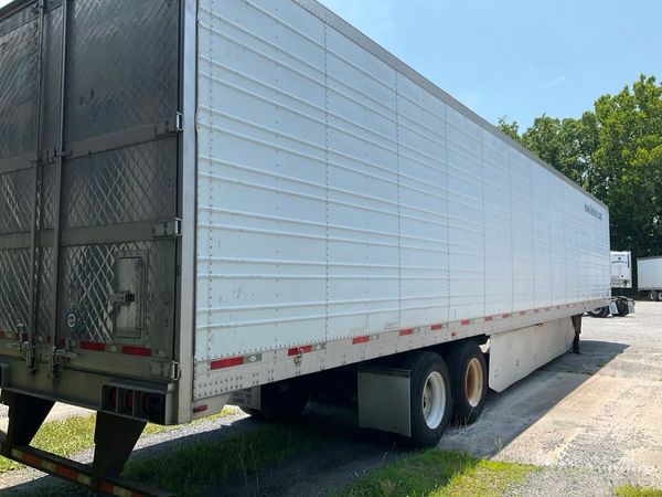 2012 Utility 3000R Reefer Trailer- Thermo King SB-330