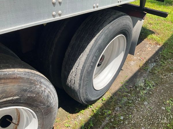 2011 Utility 3000R Reefer Trailer- Thermo King SB-210