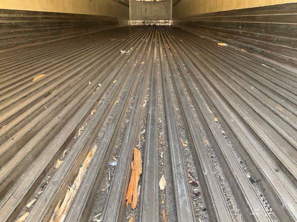 2011 Utility 3000R Reefer Trailer- Thermo King SB-210