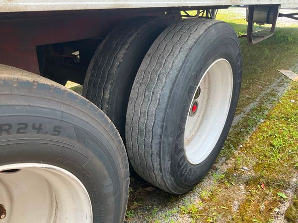 2011 Utility 3000R Reefer Trailer- Thermo King SB-210