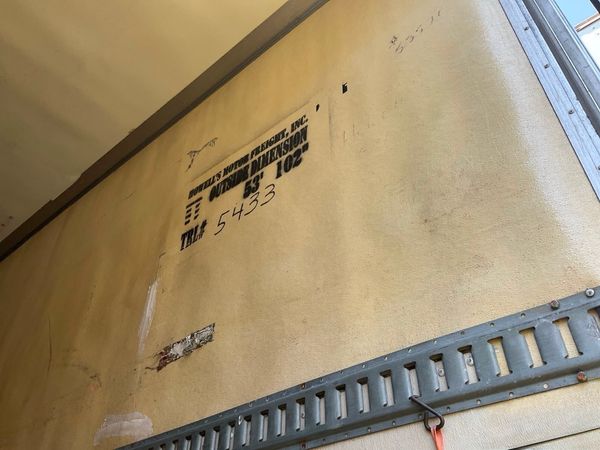 2011 Utility 3000R Reefer Trailer- Thermo King SB-210