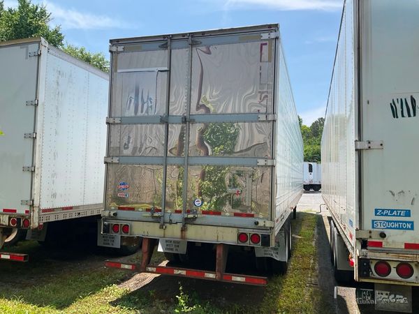 2011 Utility 3000R Reefer Trailer- Thermo King SB-210