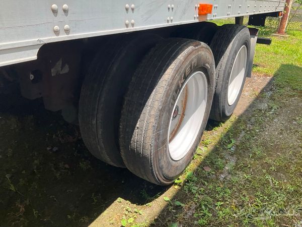 2011 Utility 3000R Reefer Trailer- Thermo King SB-210