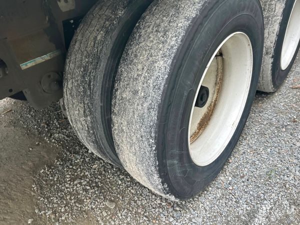 2011 Utility 3000R Reefer Trailer- Thermo King SB-210