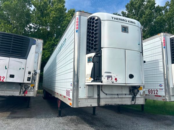 2011 Utility 3000R Reefer Trailer- Thermo King SB-210