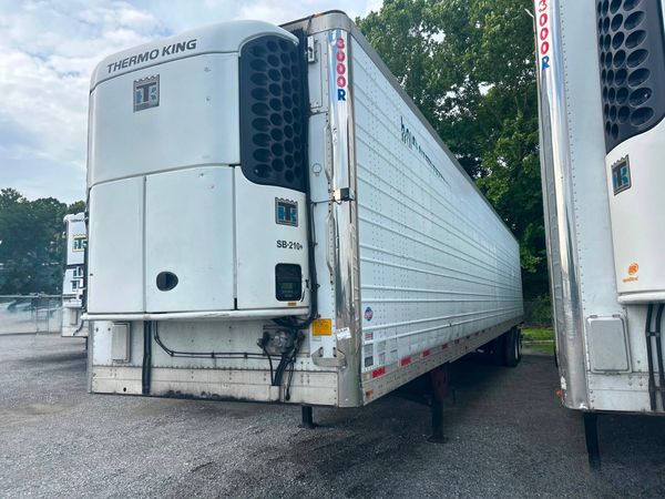 2011 Utility 3000R Reefer Trailer- Thermo King SB-210