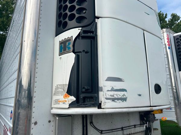 2011 Utility 3000R Reefer Trailer- Thermo King SB-210