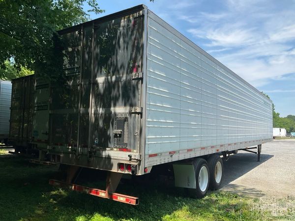 2011 Utility 3000R Reefer Trailer- Thermo King SB-210