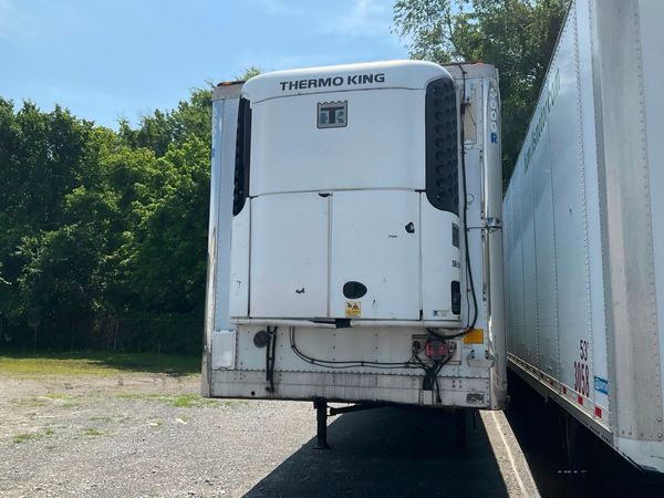 2011 Utility 3000R Reefer Trailer- Thermo King SB-210