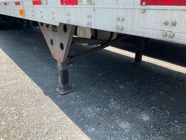2011 Utility 3000R Reefer Trailer- Thermo King SB-210