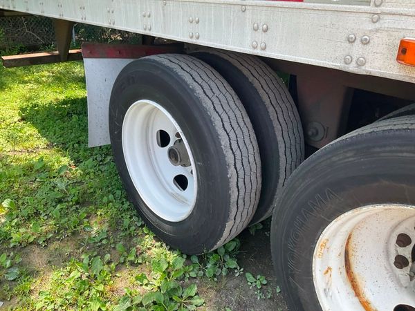 2011 Utility 3000R Reefer Trailer- Thermo King SB-210