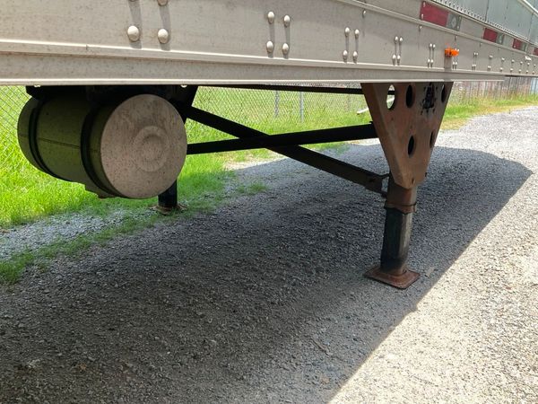 2011 Utility 3000R Reefer Trailer- Thermo King SB-210