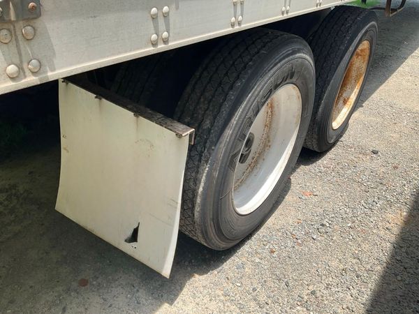 2011 Utility 3000R Reefer Trailer- Thermo King SB-210