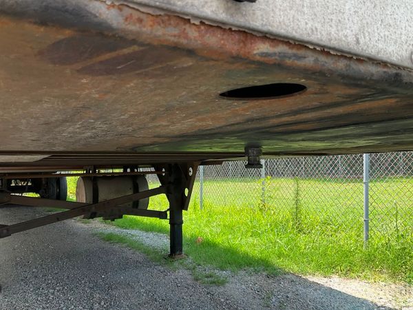 2011 Utility 3000R Reefer Trailer- Thermo King SB-210
