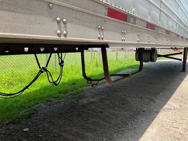 2011 Utility 3000R Reefer Trailer- Thermo King SB-210