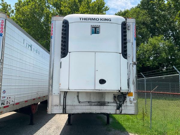 2011 Utility 3000R Reefer Trailer- Thermo King SB-210